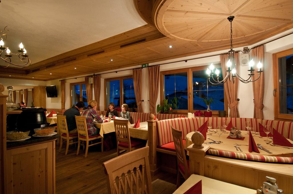 Gasthof Alpenblick Tobadill Extérieur photo